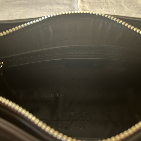 Calvin Klein Black Leather Women's Bag - Picture 10 of 11